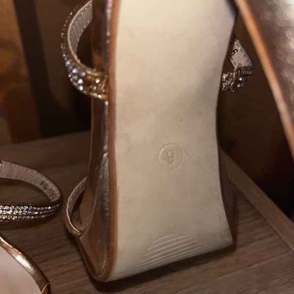 Marc DeFang Heels Size 6 - Picture 5 of 5